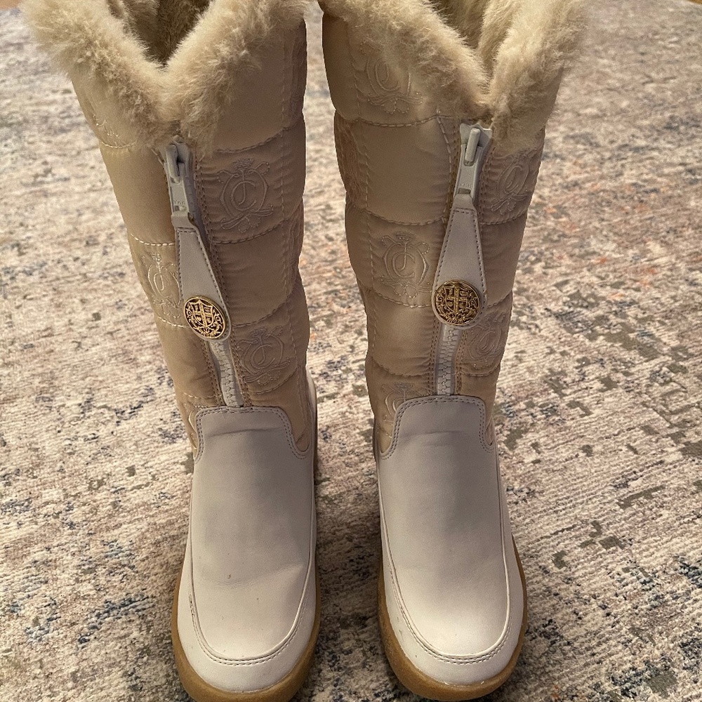 Juicy Couture White Snow Boots Size 8